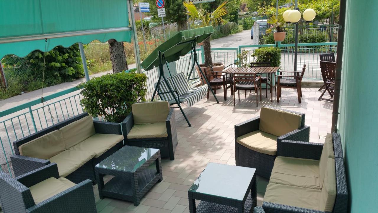 Hotel Savina ريميني المظهر الخارجي الصورة