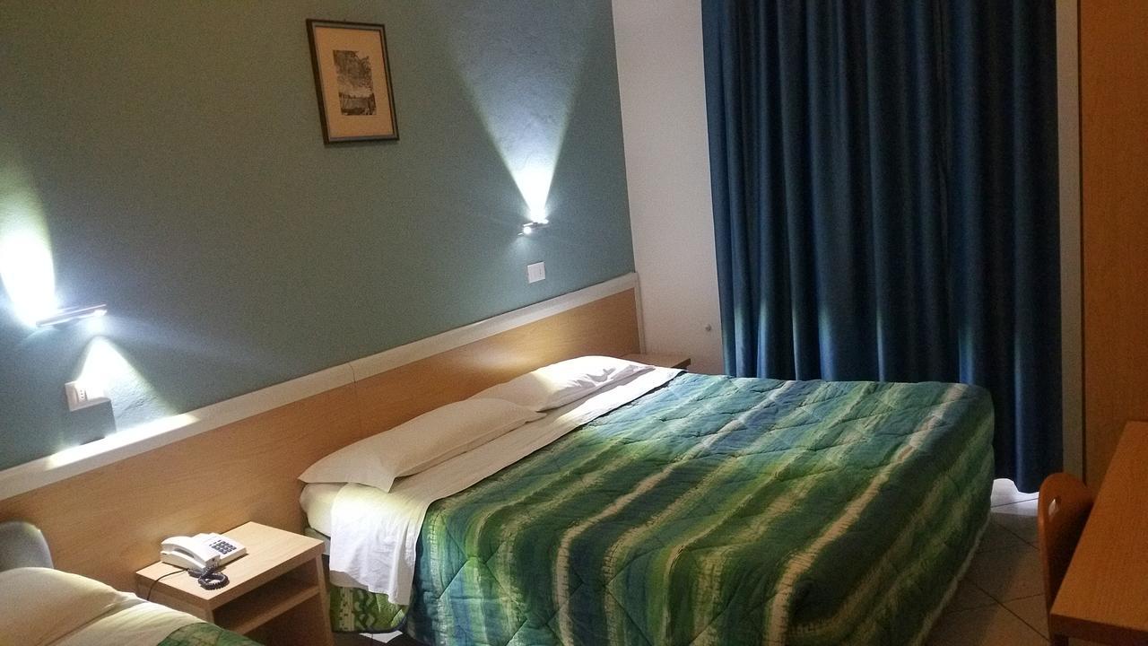 Hotel Savina ريميني المظهر الخارجي الصورة